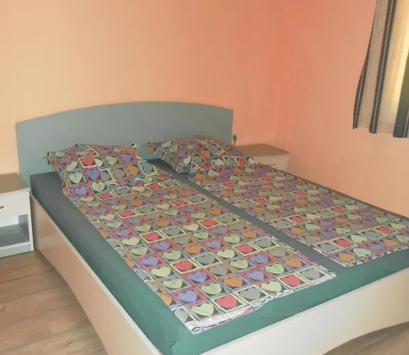 Mari Guest * Zlate písky