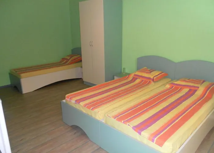 Mari Guest Golden Sands