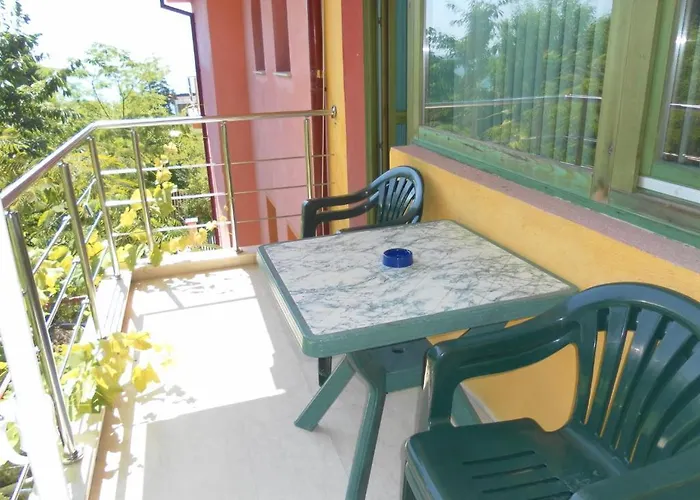 Πανσιόν Mari Guest Golden Sands